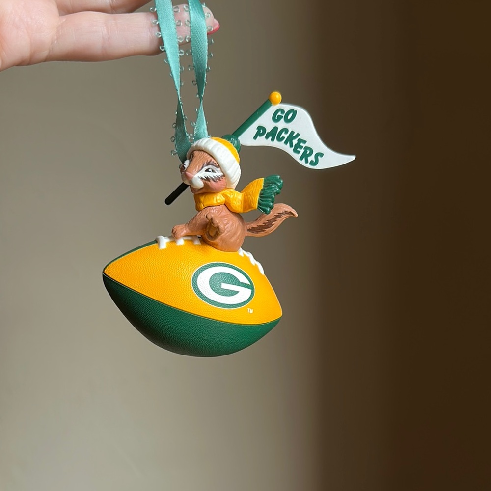 1999 Hallmark NFL Green Bay Packers Ornament!